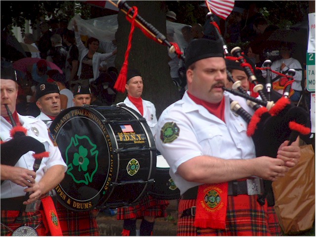 The Bristol 4th July parade - including Pipe Bands...
