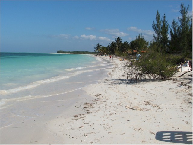Leaving Havana, we headed west along the coast. This is Cayo Levisa...
