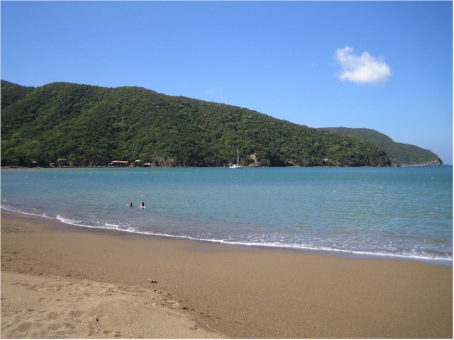 At anchor in Guayraca Baie ...
