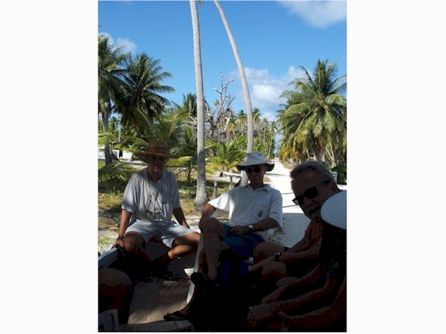 Kuaehi - the cruisers organise an island tour - on the back of a truck!