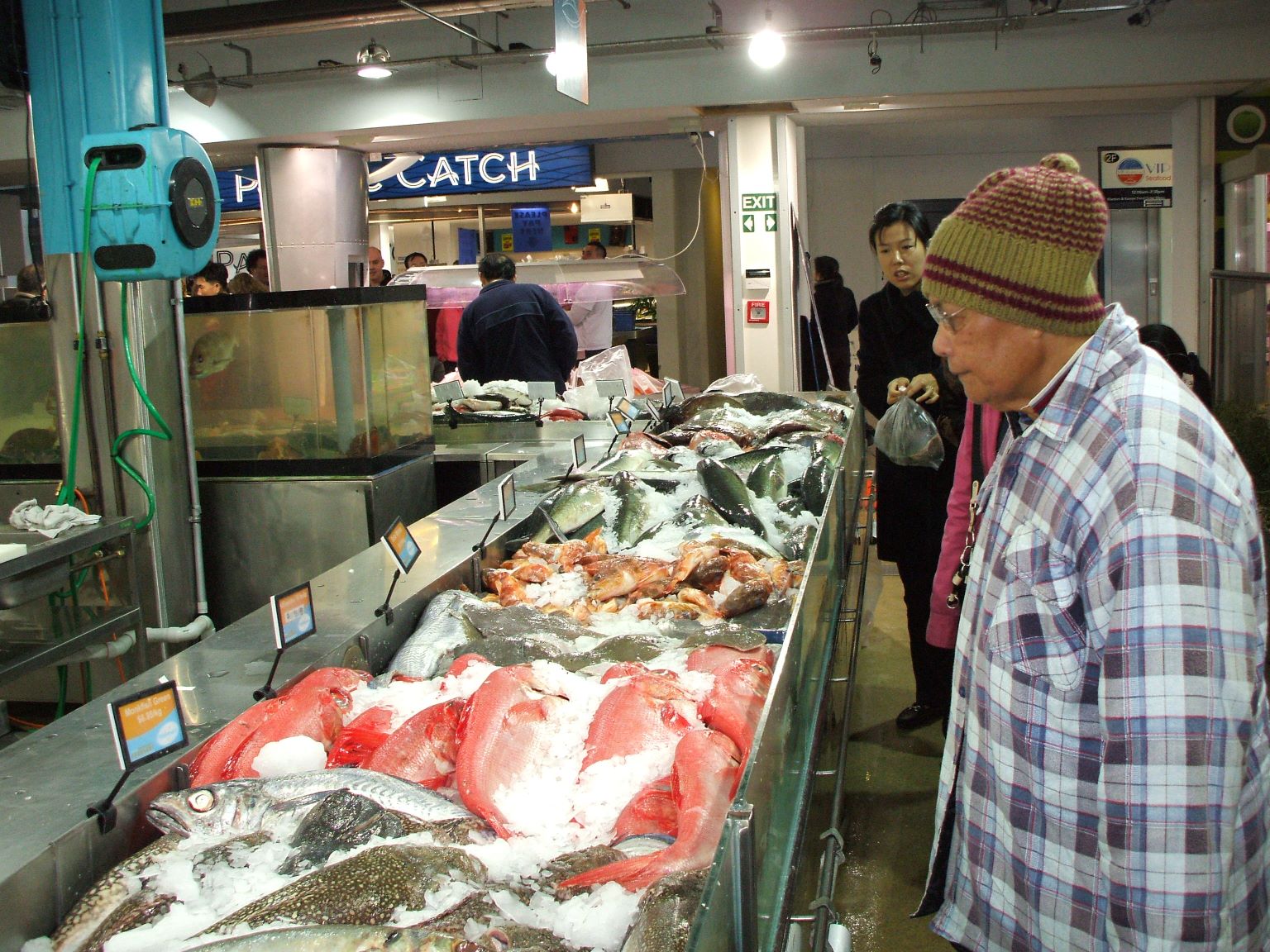 The Auckland Fish Market was just down the road - superb - and Keith did a fish filleting course there.