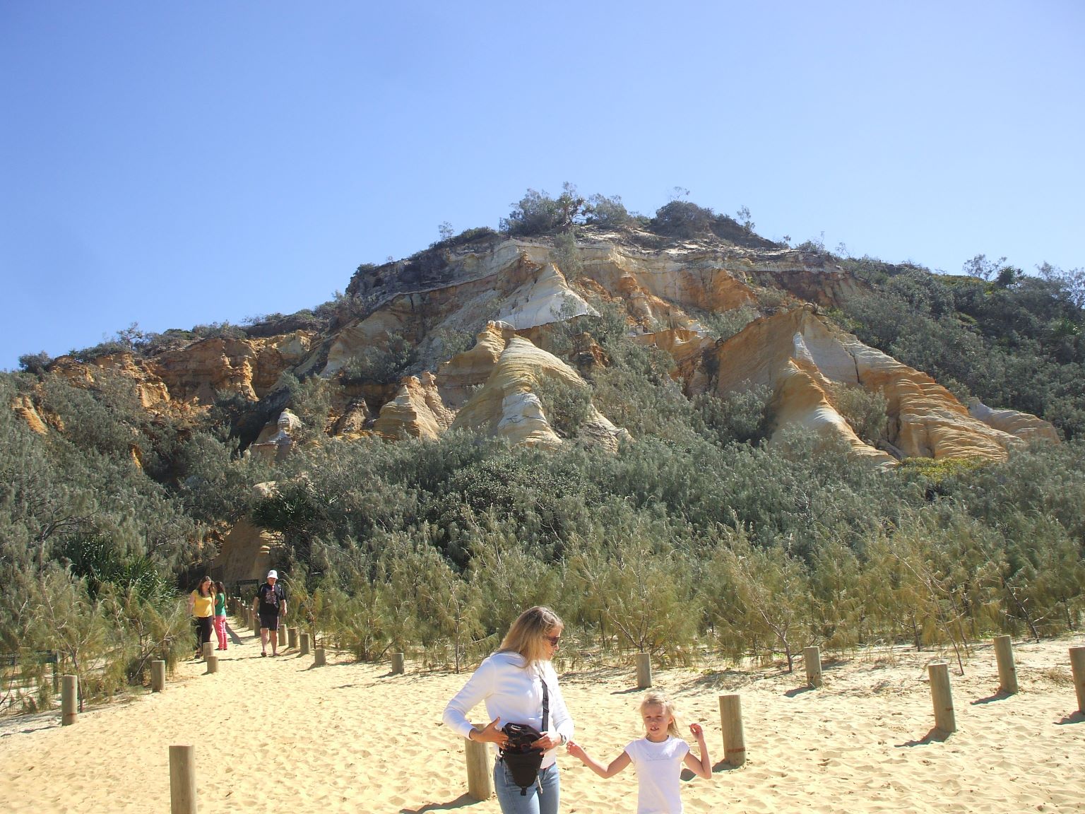 The coloured sands.
