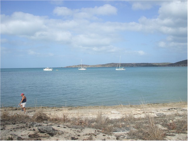 We finally escaped the 15nm to Flinders Islands where these other boats had been holed up during the gales.
