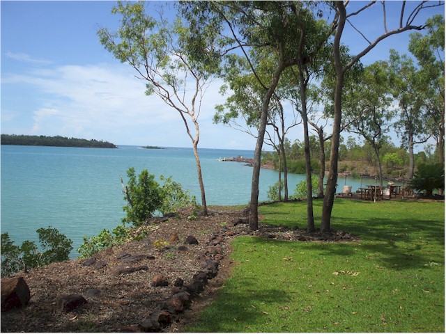 
There is a luxury resort in the area where we enjoyed a very civilized afternoon talking to the manager.

