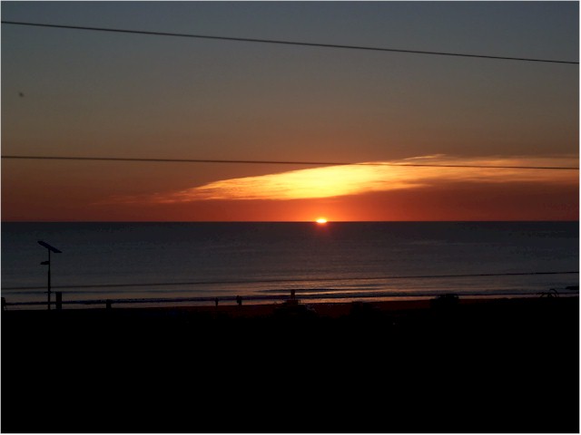 Still, the sunset over the Indian Ocean is impressive.
