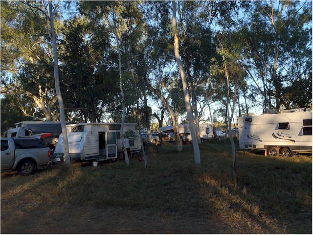 We camped at some free off road campsites - along with lots of 'grey nomads'!
