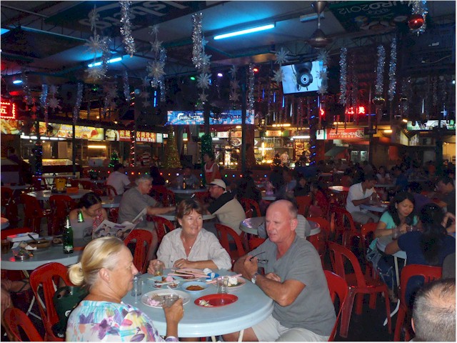 We met up with Roz & Kevin from Santana II and we introduced them to the fabulous Penang food at the Hawker Centres.
