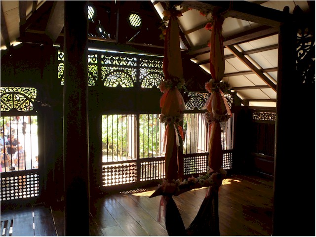 There were replica buildings which had beautiful wood carvings.
