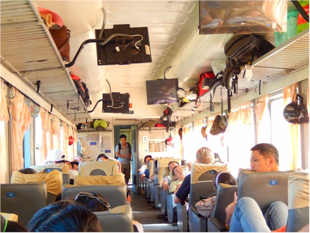 But these fellow passengers obviously didn't think it was worth seeing!
