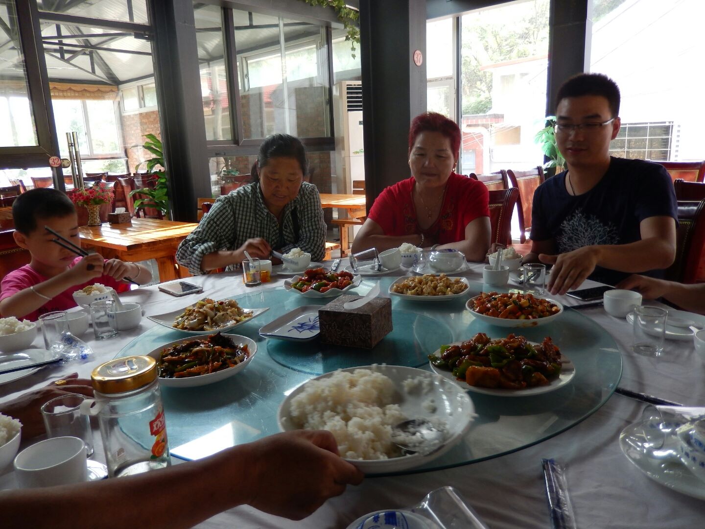 Lunch with the tour group before returning to Beijing city.