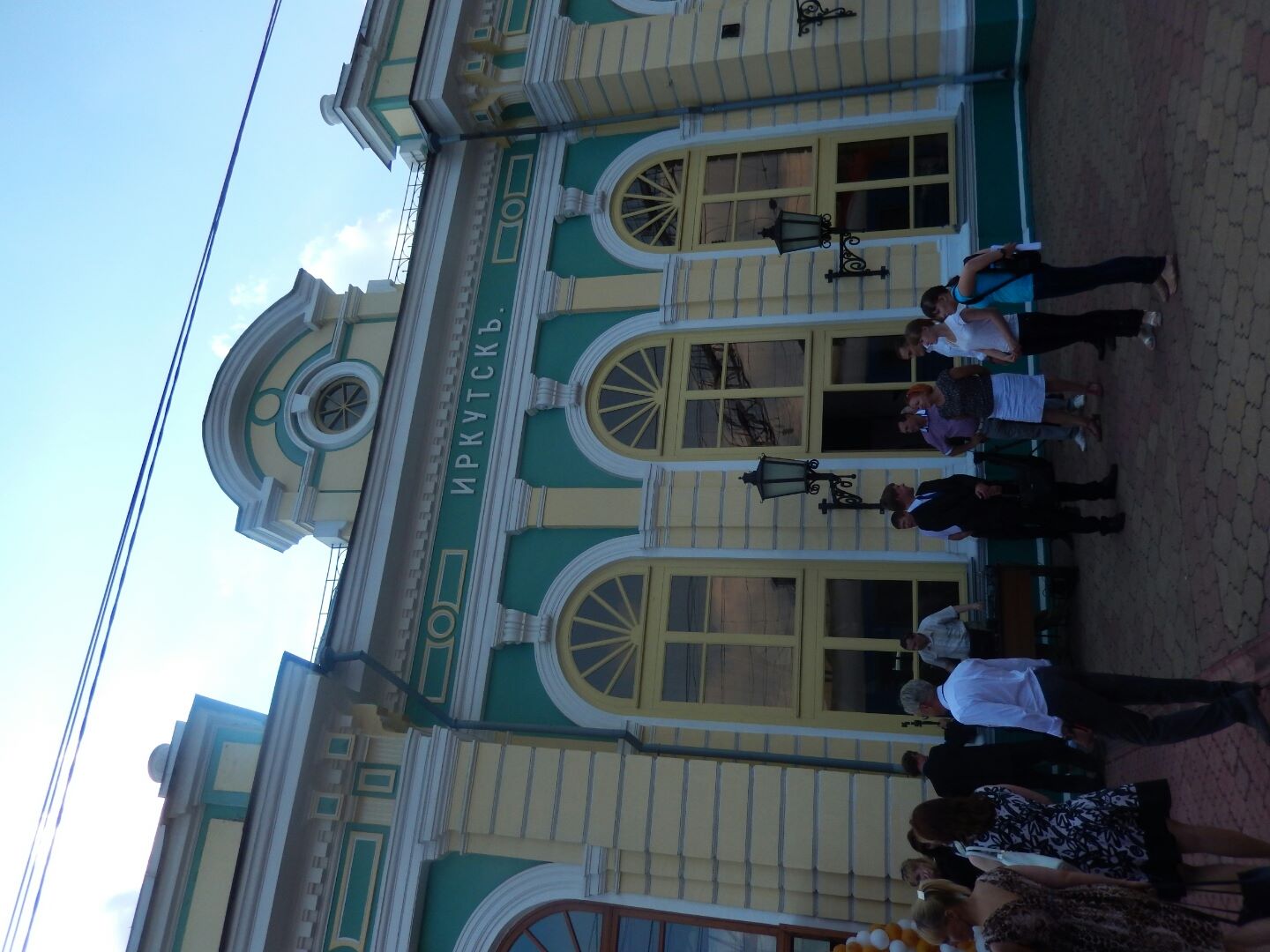 
A brief stop at the Irktusk railway station.
