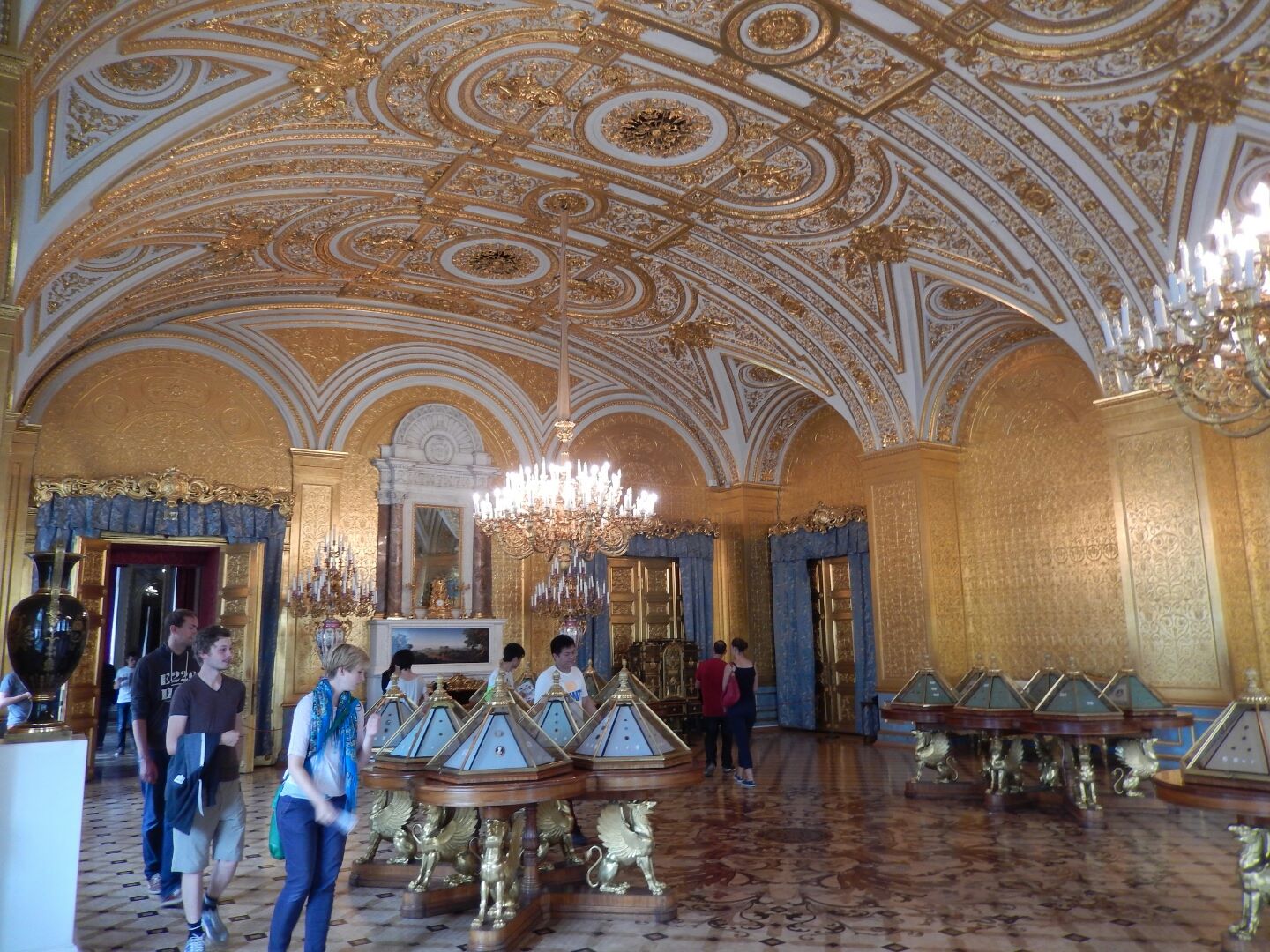 The gilding is overwhelming.
