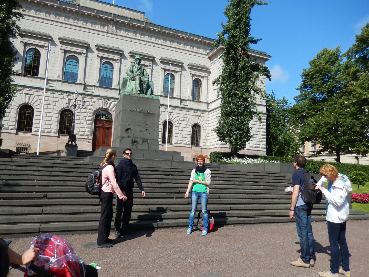 The meeting point for our walking tour in front of the Bank of Finland building in the Market Square.