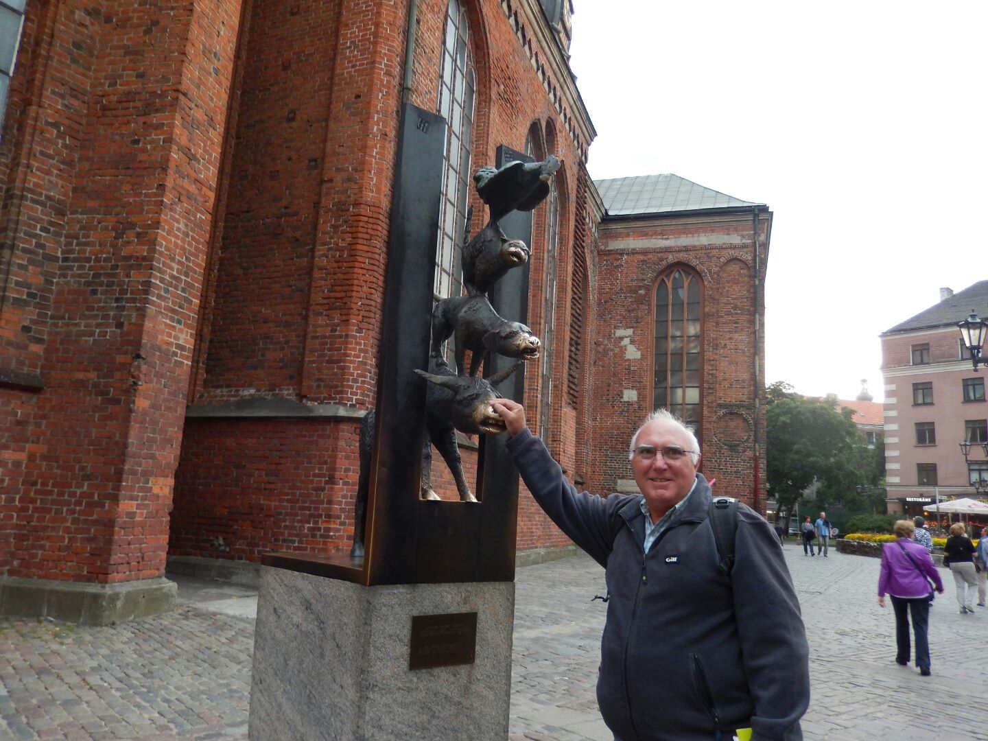 The humourous take on the Sculpture of the Town Musicians of Bremen. Based on a tale by the Brothers Grimm, but created with a political subtext as it was inspired by Mikhail Gorbachev's perestroika.