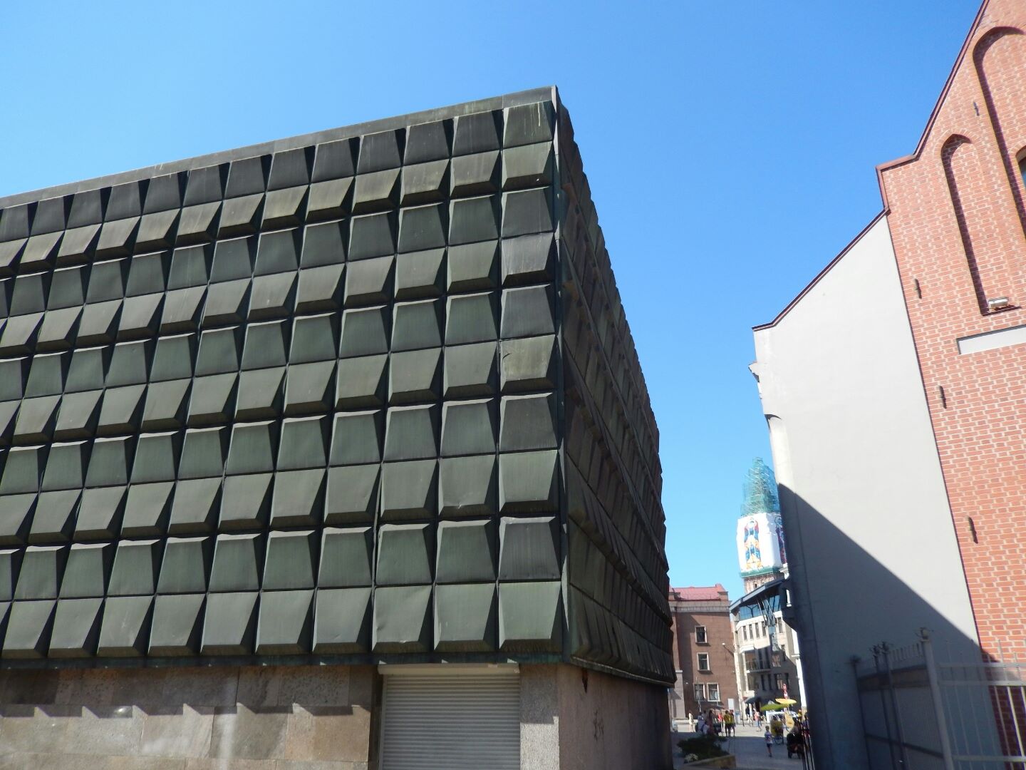Another example of contrasting architectural styles.
