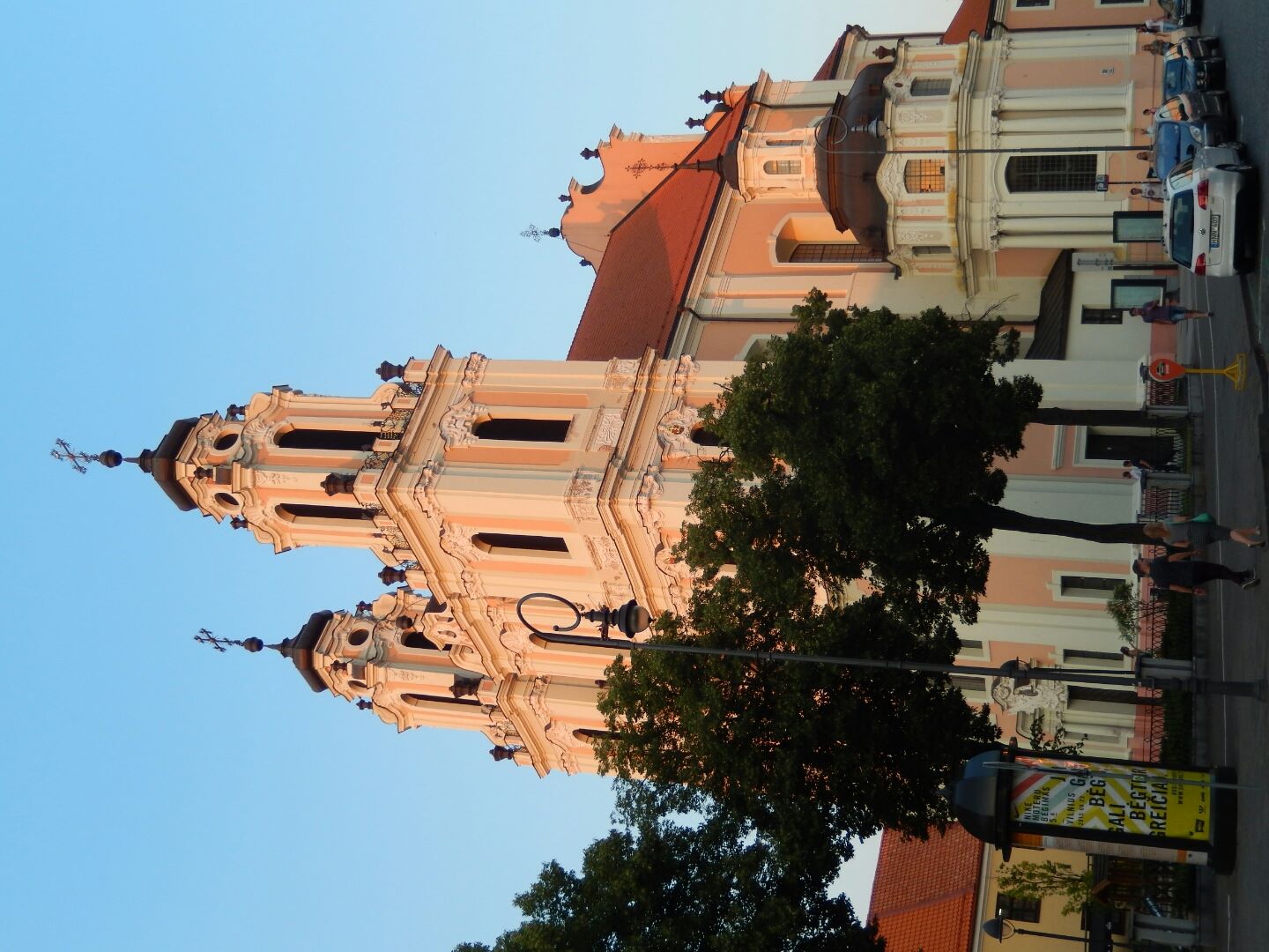 Of the 28 churches, 21 are Roman Catholic and 4 are Russian Orthodox. Lutheran, Reformed and Eastern Rite Catholic communities have one church each. All non-catholic churches are working, but 6 of the Catholic churches have not yet reopened after the Soviet occupation.
