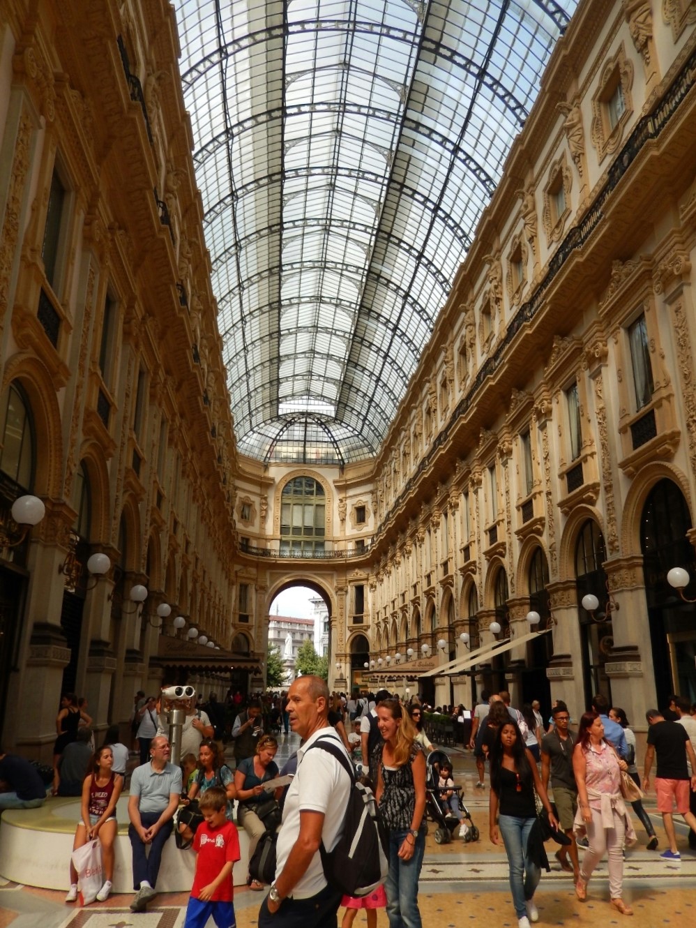 Housed within a four-story double arcade in the center of town, the Galleria is named after Victor Emmanuel II, the first king of the Kingdom of Italy.
