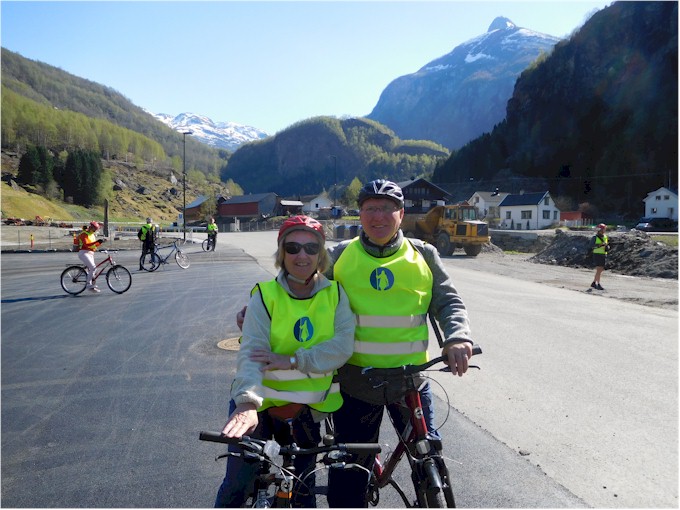 We enjoyed the bike ride - thankfully all downhill.